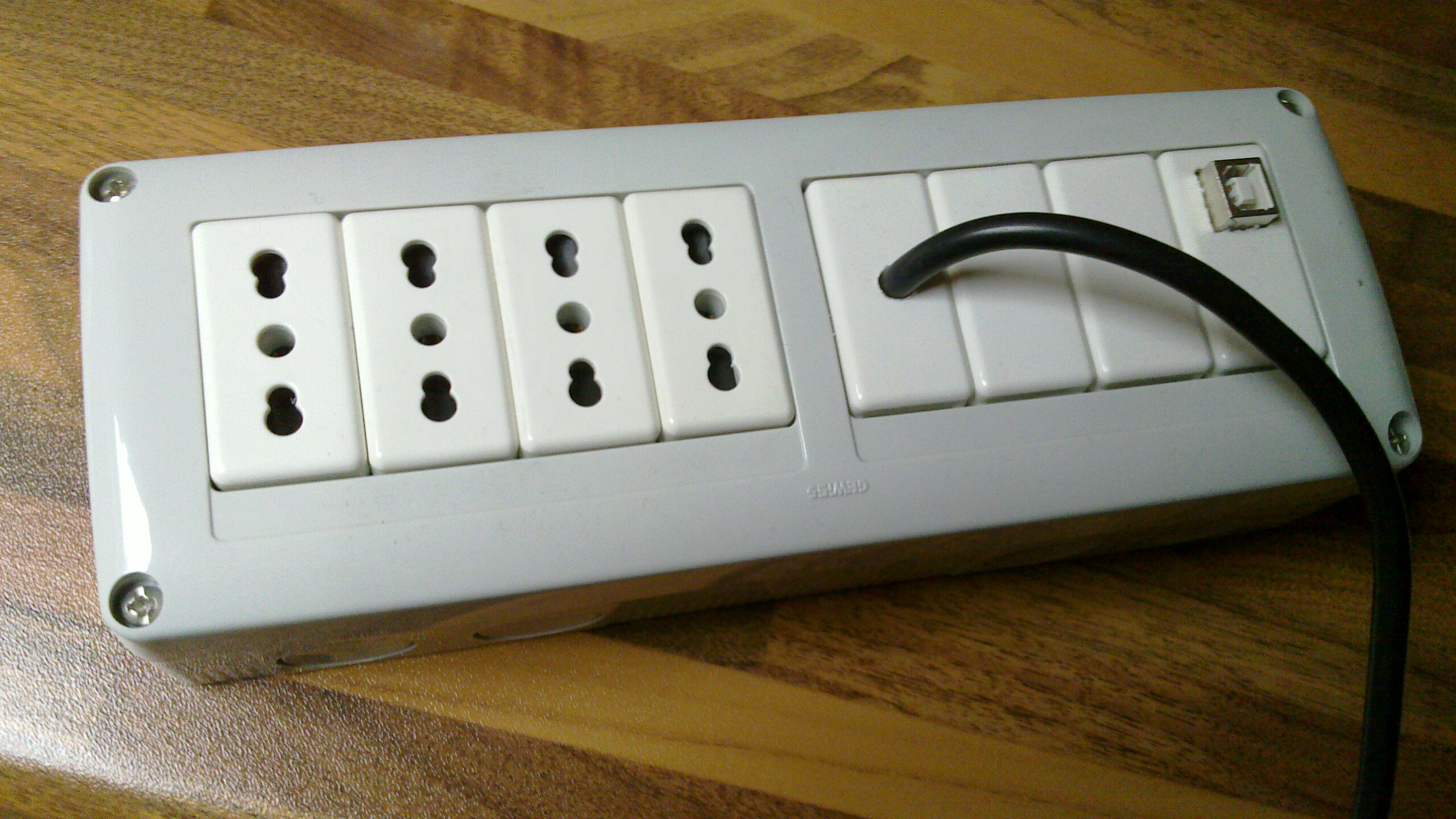 USBpowerstrip.jpg