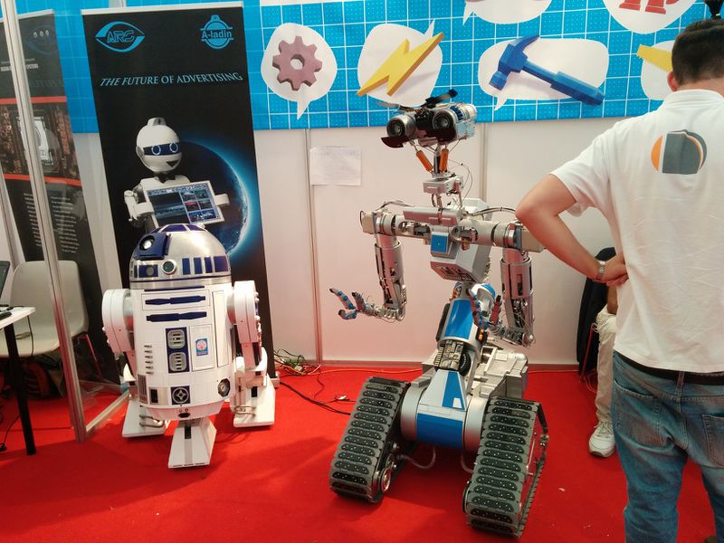 File:Robot.jpg